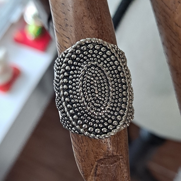 Premier Designs Size 6.5 Chevie Antiqued Silver Plated Ring, Retired - Picture 2 of 6